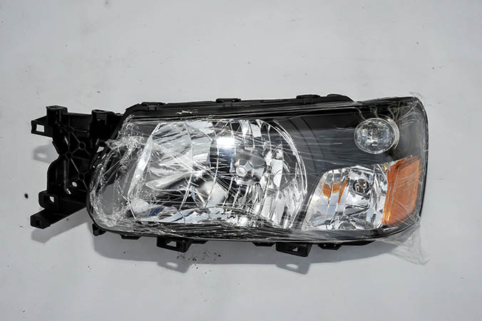 X6 ÇIKMA PARÇA ÖN FAR SOL.JPG